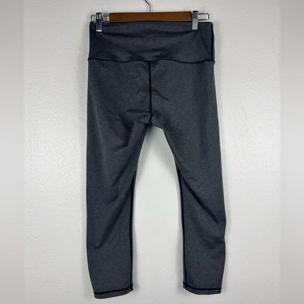 TYR Women's Medium Base Kinetic™‎ High-Rise 21" Leggings Gray Cropped Mid Calf - Image 5