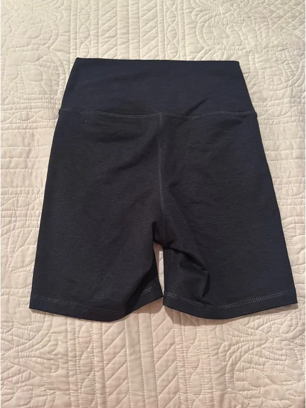 Old Navy Active Biker Shorts Navy - Image 2