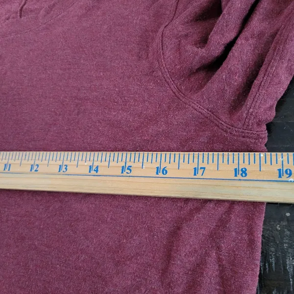 Lululemon Athletica Women’s Large Basic Long Sleeve Tee Shirt Athletic Casual - Image 3