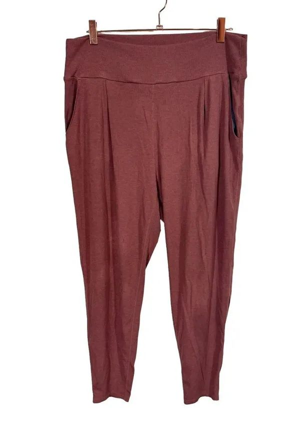Vuori Lux At Ease Harem Pants in Hazelnut Heather PLEASE READ - Image 6