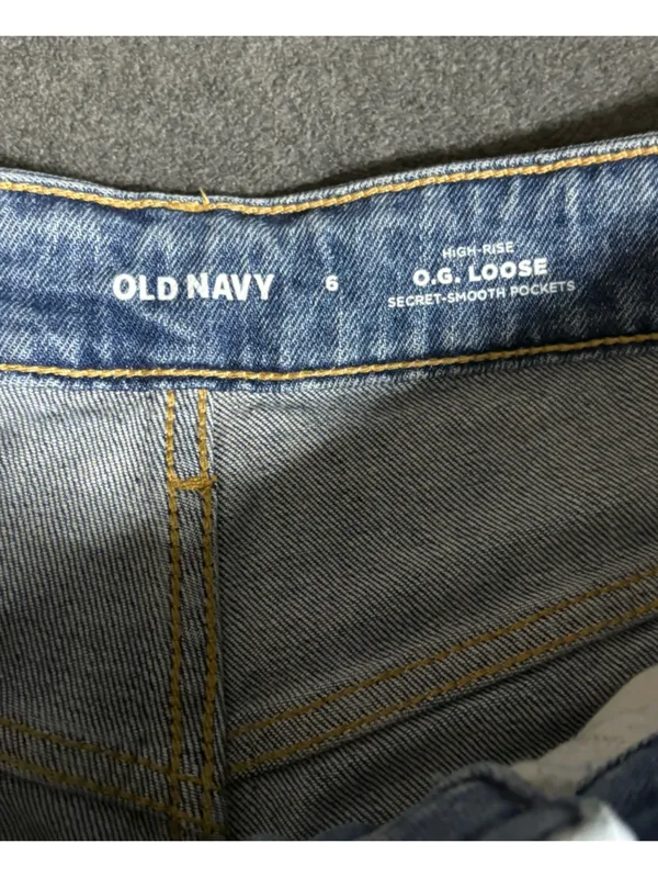 Old Navy Women’s Light Blue O.G. Loose Distressed Jeans Size 6 - Image 5