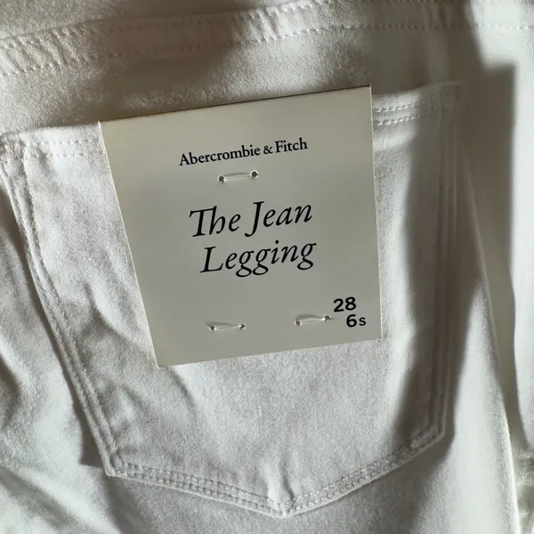 1799 | NWT Abercrombie & Fitch The Jean Legging White Skinny Raw Hem Women 28 6s - Image 3
