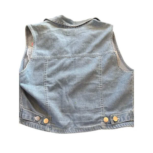 Carriage Court Sport Blue Jean denim vest with‎ embroidered flowers floral - Image 4