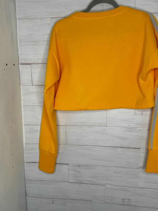 NWOT Gymshark Legacy Fitness Cropped Yellow Crewneck Sweatshirt Size Medium - Image 5