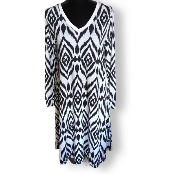 LuLaRoe Womens Dress Size Medium Emily Swing Pockets‎ Black White Ikat Print NEW - Image 3