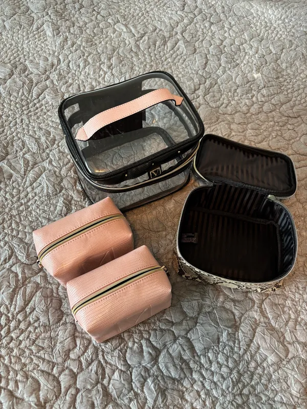 Victoria's Secret Makeup Bag 4 in 1 - Image 3