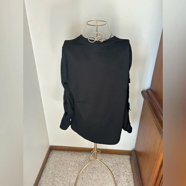 Pleione black top with cutout arm detail L - Image 10