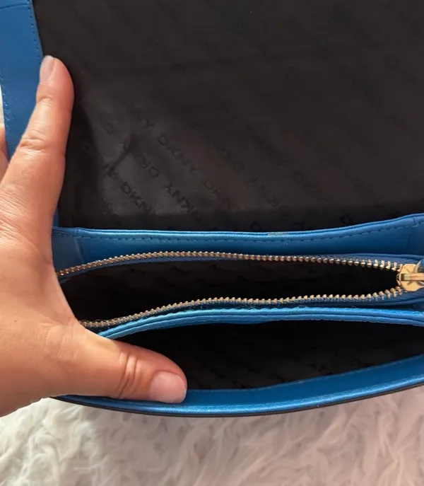 DKNY Blue Leather Crossbody with Gold Chain Strap - Image 3