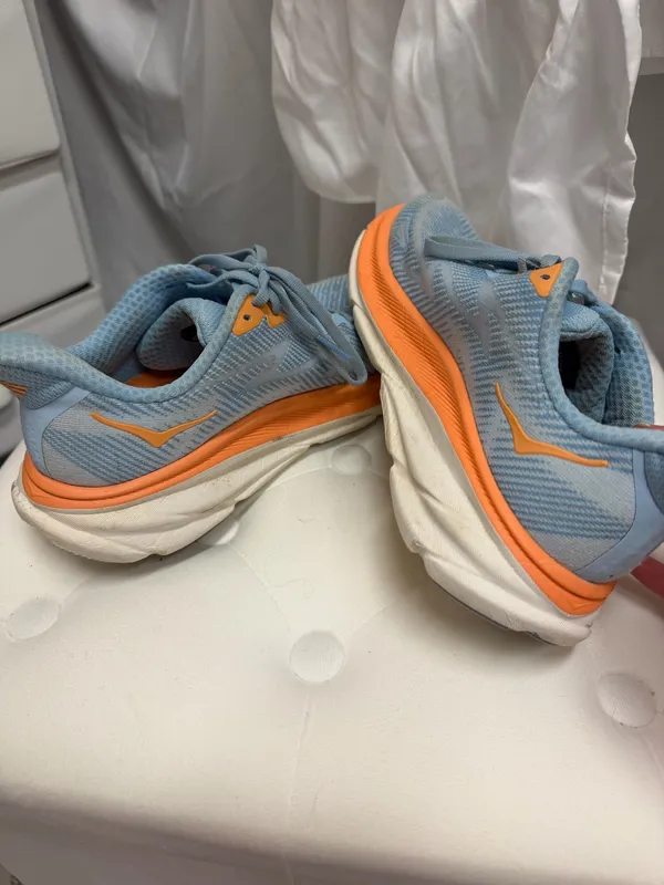 Hoka Clifton 9 Running Shoes - Image 4