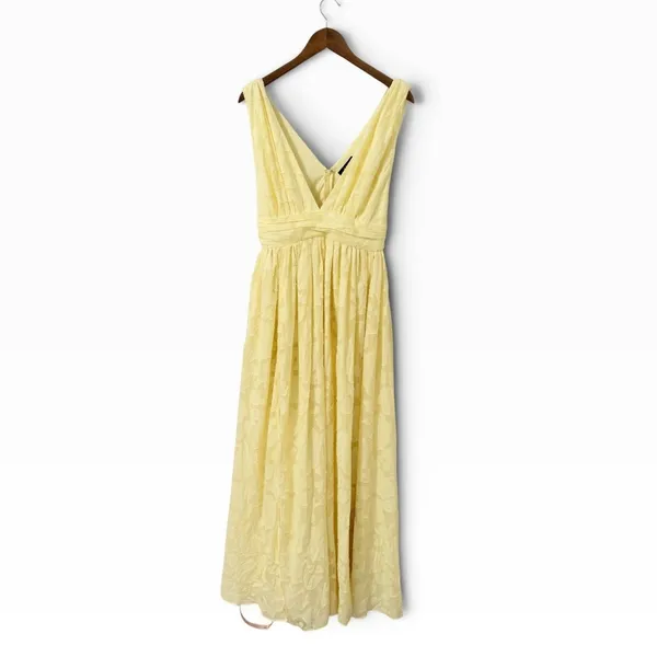 Lulus Sweet Sophistication Light Yellow Burnout Floral Maxi Dress size M NWT - Image 3