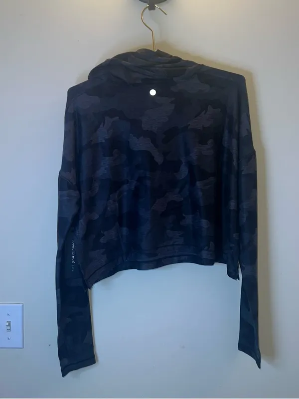Yogalicious Lux‎ Black Camo Cropped Hoodie Athletic Top NWT Small - Image 2
