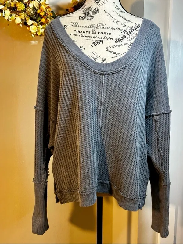 💥WE THE FREE New Magic Oversized V-Neck Thermal Top Charcoal Black Sz L💛 - Image 11