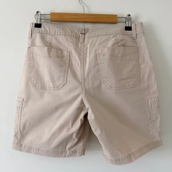 Eddie Bauer Tan Cargo Shorts 8” Inseam Size 6 - Image 4