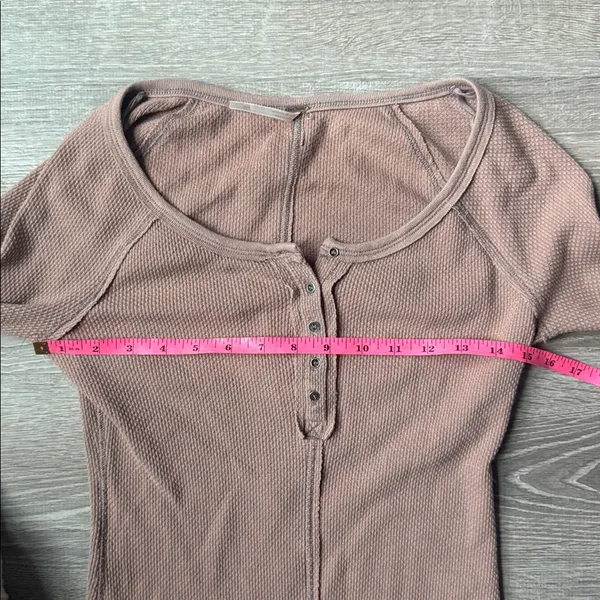 Free people alpine ski lodge cuff thermal in mushroom combo - Image 7