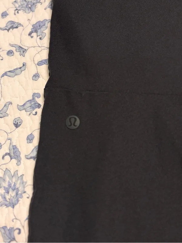 Lululemon Women’s Medium Black Joggers Pockets Athleisure “Zillow” logo - Image 4