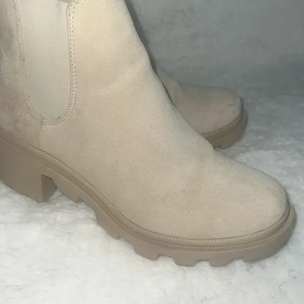 Steve Madden‎ Cream Ankle Booties with Suede Texture - Image 9