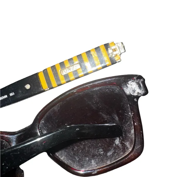 Authentic Fendi Black and Gold Striped Sunglass broken - Image 5