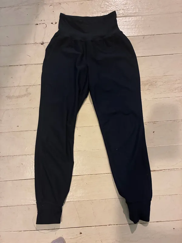 Old Navy Active High-Waisted PowerSoft Pocket Joggers - Image 2