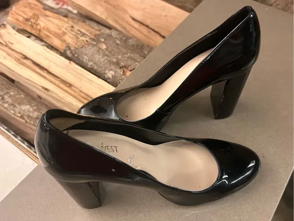 Nine West Classic Black Patent High Heel Pumps 7.5 M - Image 3