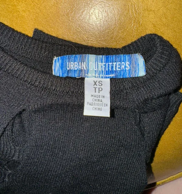 Urban Outfitters Keyhole Crop Top - Image 6