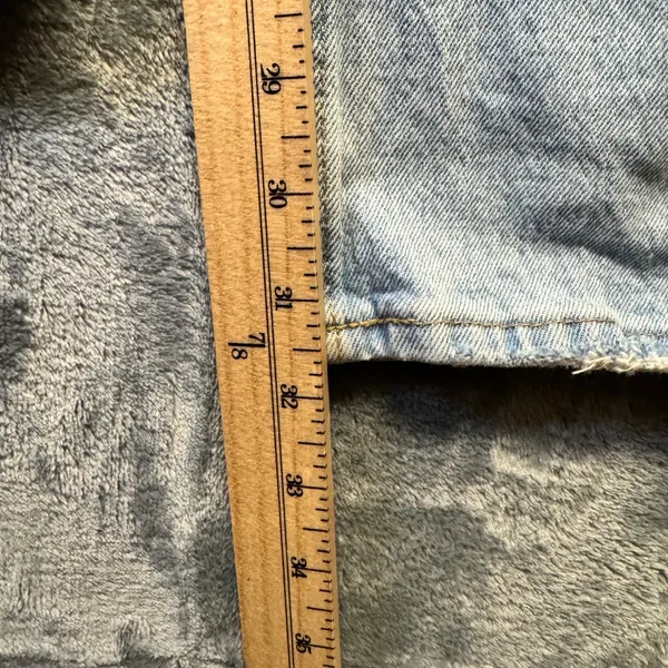 2107 | Abercrombie & Fitch 90s Straight Ultra High Rise Distressed Jeans 31/12 - Image 4