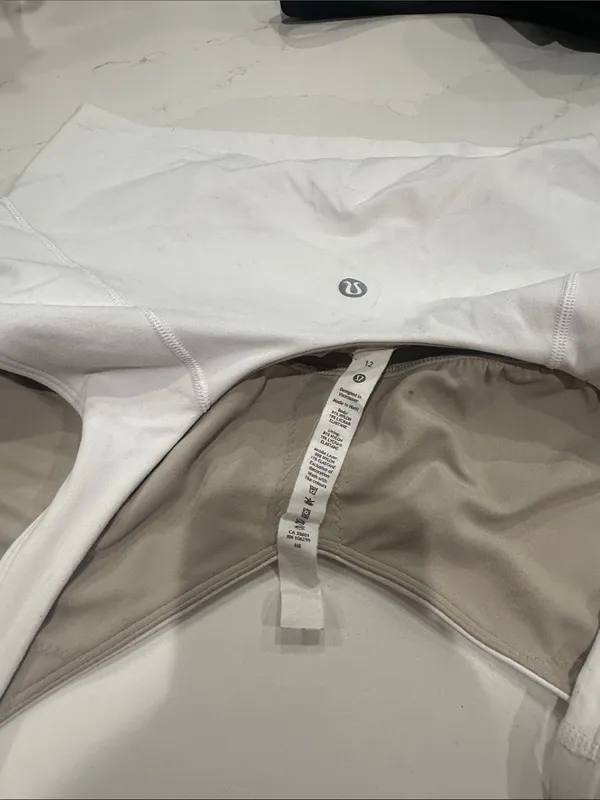 Lululemon Align Tank Top White size 12 NO REMOVABLE PADS - Image 2