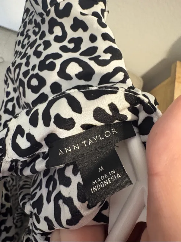 Ann Taylor Black & White Leopard Print Blouse with bow on back M - Image 2