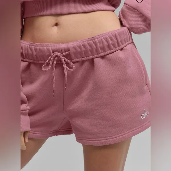 ALO Yoga NWT Accolade Short in Pink Wild Rose Size L - Image 2