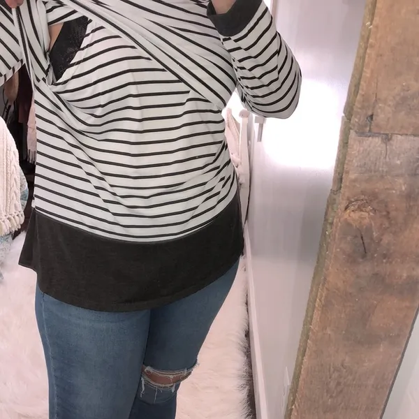 Large black & white striped nursing top - Image 4