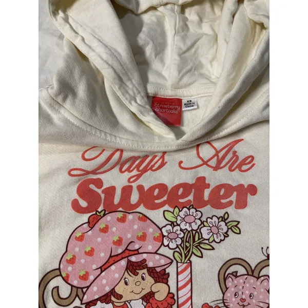 The World of Strawberry Shortcake Cream Graphic Hoodie XS 0-2 Y2K Kawaii - Image 4