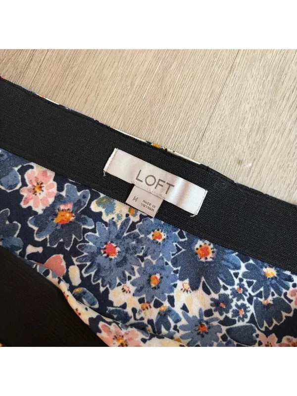 LOFT NWOT Women's Blue A-Line Floral Midi Skirt Size M - Image 3