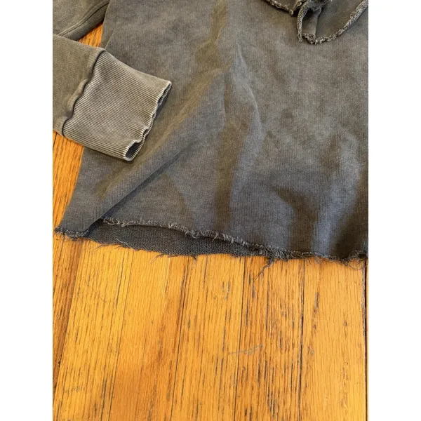 Free People Sweatshirt Womens Large Gray Ruffle Raw Hem Cropped Terry Top - Image 6
