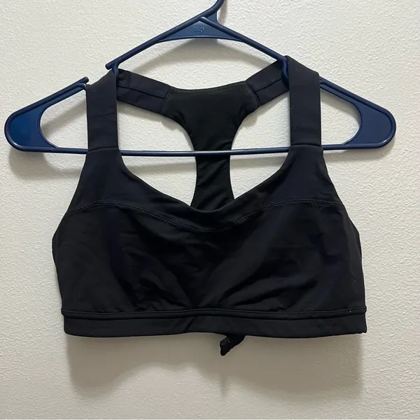 Lululemon Run Hook Me Up Bra
Black size‎ 8 - Image 4