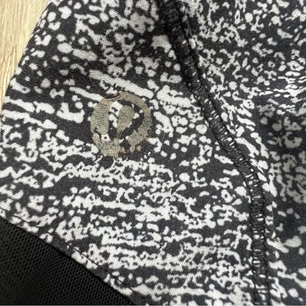 Lululemon Pace Perfect Shorts 3" Air Time White Black Size 4 - Image 8