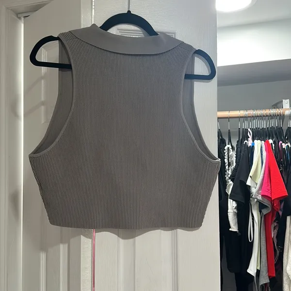 Babaton grey sculpt knit polo NWT - Image 3
