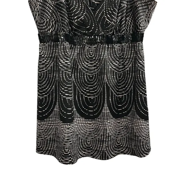 Express Women's‎ L Black Sequin Trim Tank Top Sleeveless Casual - Image 3