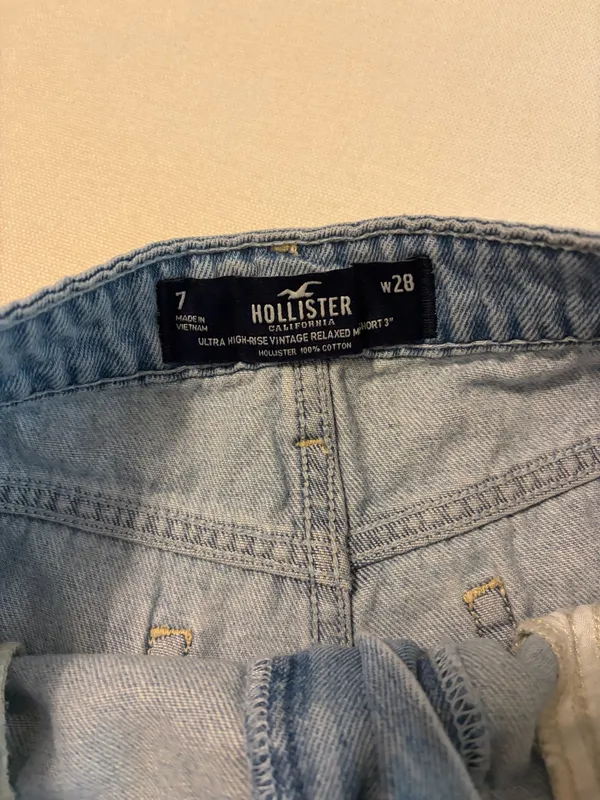 Hollister Mom Shorts High-Rise 3" - Image 3