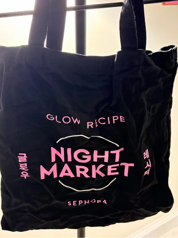 Sephora Black Tote with Pink Korean Script and Logo - Image 4