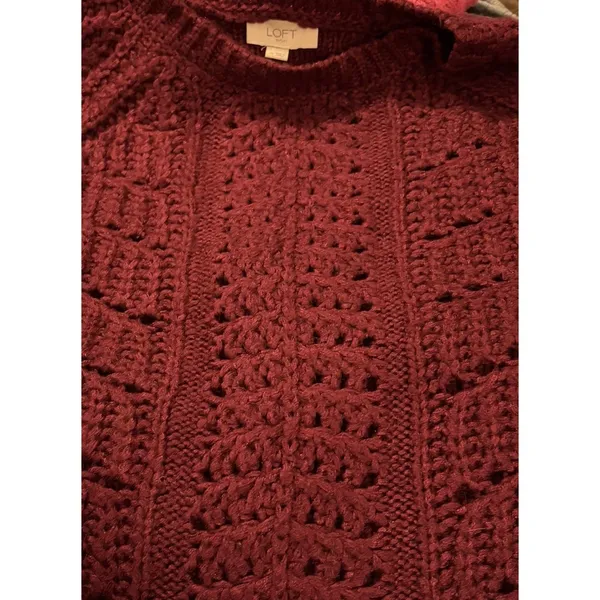 Ann Taylor Loft Women's Maroon Crew Neck Sweater Sz M lace knit warm cozy raglan - Image 4