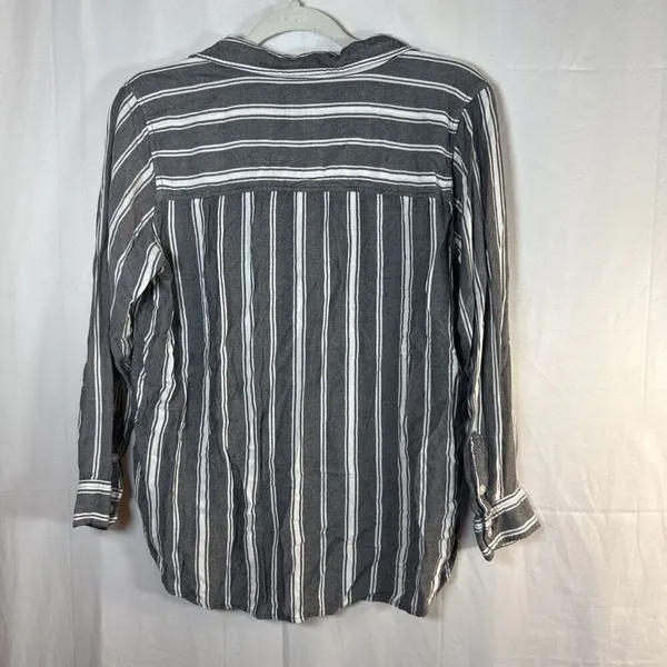 American Eagle Oversized Fit Grey And White Striped Button Shirt Women’s Medium - Image 10