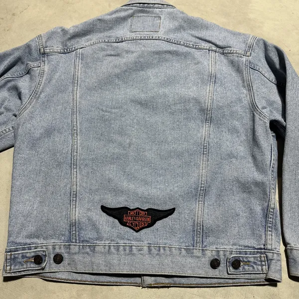 Levis 70507-4834 Denim Trucker Jacket Men's SZ M Light Wash 1992 Harley Patch - Image 3