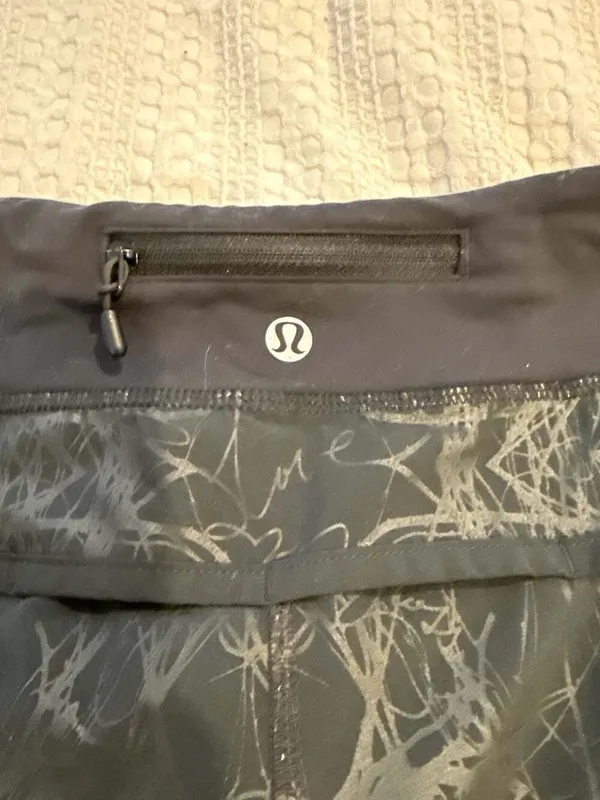 Lululemon Speed Short Love Print Manifesto Black Size 2 (44) - Image 3