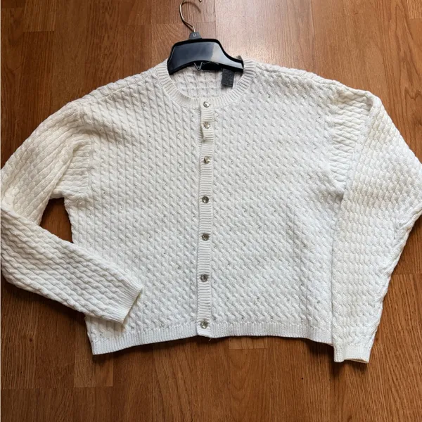Elegant White Button - Image 11