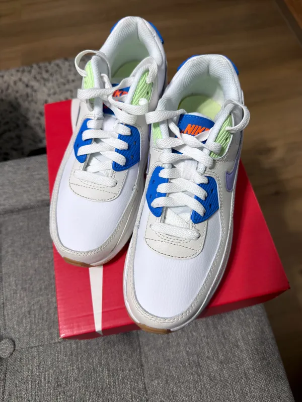 Nike Air Max Shoes - Image 4