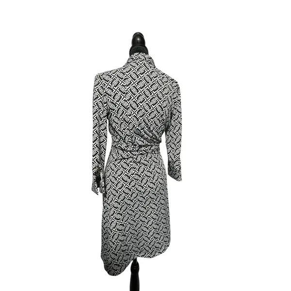 Julie Brown‎ NYC Geometric Wrap Dress Surplice Tie Knee Length S Black/White - Image 2