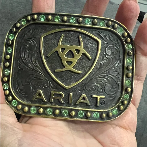Ariat buckle with green rhinestones, rodeo, western, coastal cowgirl - Image 3