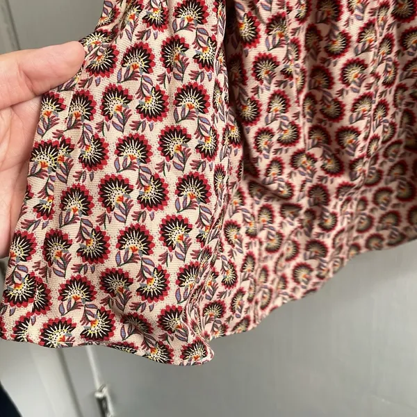 Cabi spaghetti strap top size medium - Image 4