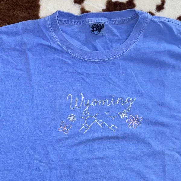 Wyoming Embroidered Blue Tee M Western Cottagecore Graphic Shirt - Image 4