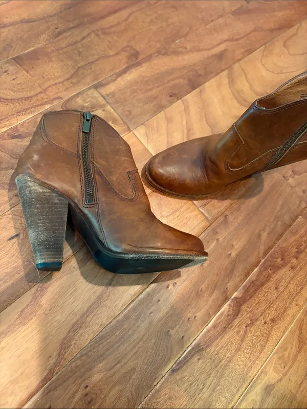 Frye Madeline Short Cognac Leather Western High Heel Ankle Boots Size 7M - Image 3
