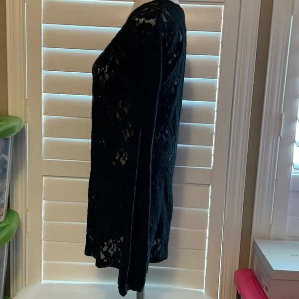 Twisted Black Lace Women's Blouse - Image 5